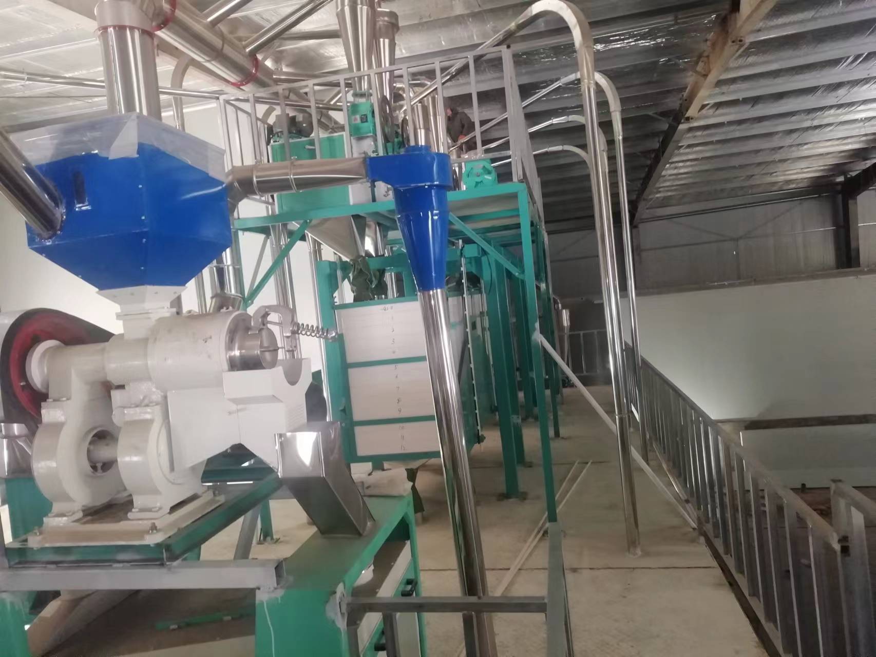 河南鶴壁市?？h六加二石磨面粉機(jī)